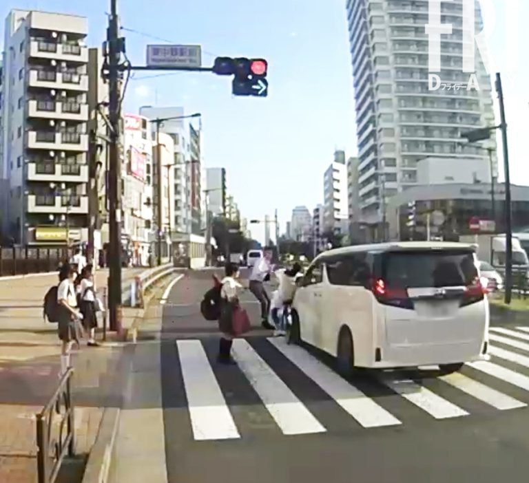 吉澤ひとみ ひき逃げの瞬間！【動画】ドラレコの映像にネット民呆然。